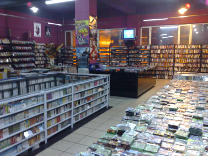 北京漫城文化经营全球动漫衍生产品_礼品饰品